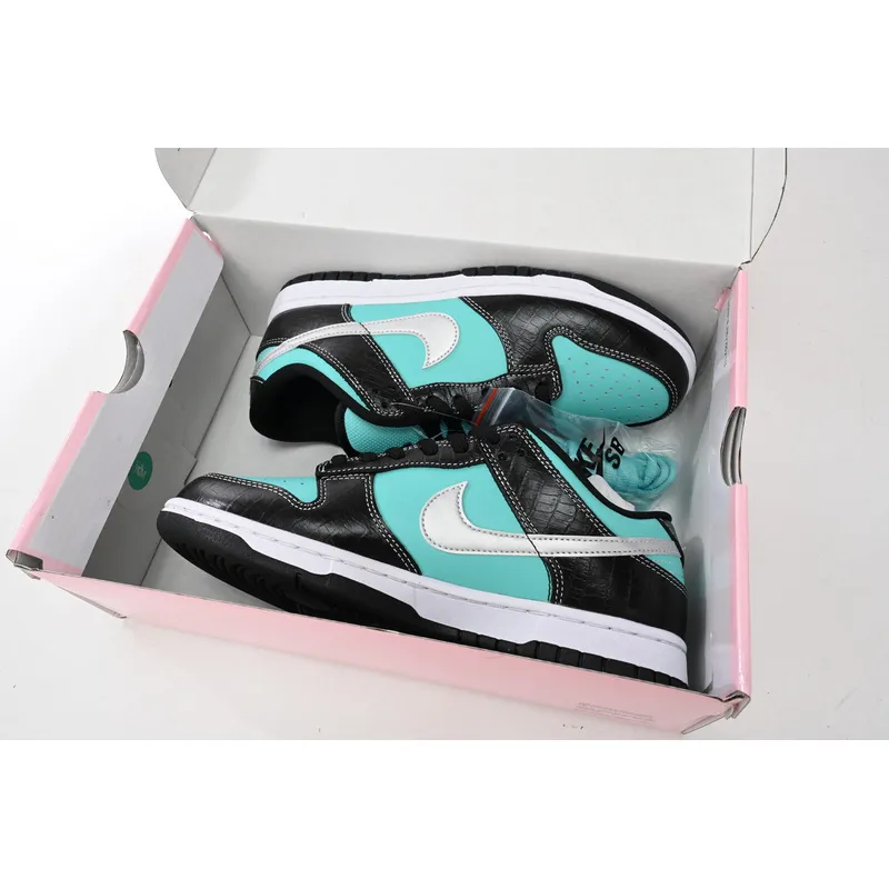 GB Diamond Supply Co. x Nike SB Dunk Low Diamond