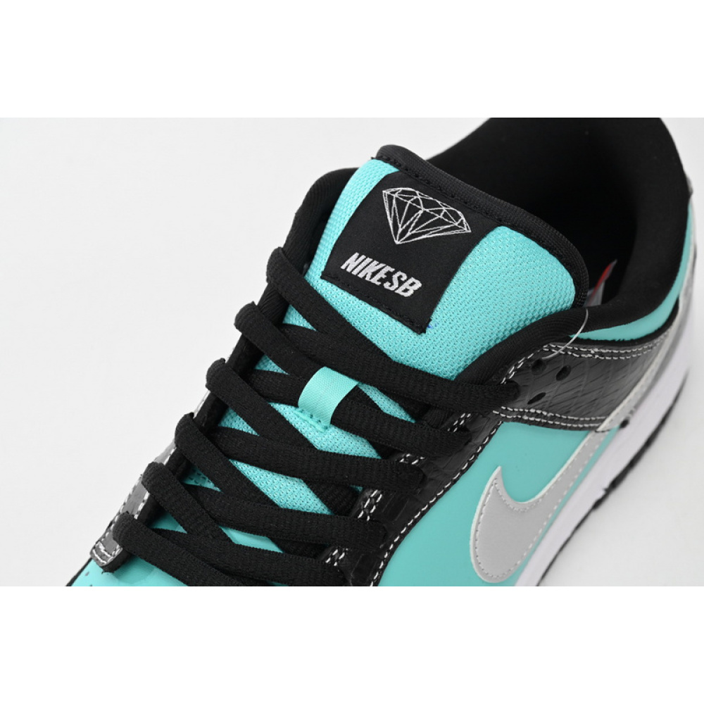 GB Diamond Supply Co. x Nike SB Dunk Low Diamond