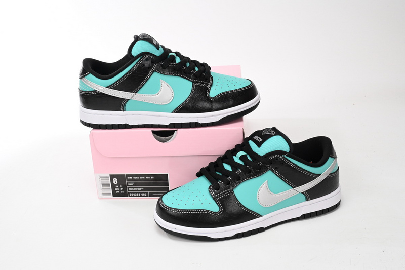 GB Diamond Supply Co. x Nike SB Dunk Low Diamond