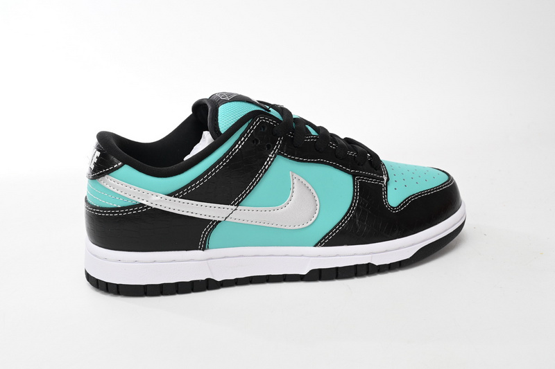 GB Diamond Supply Co. x Nike SB Dunk Low Diamond