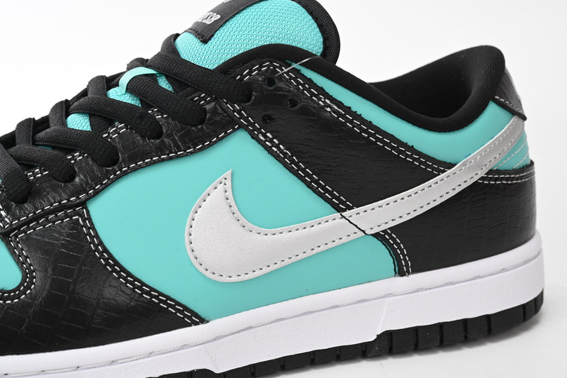 GB Diamond Supply Co. x Nike SB Dunk Low Diamond