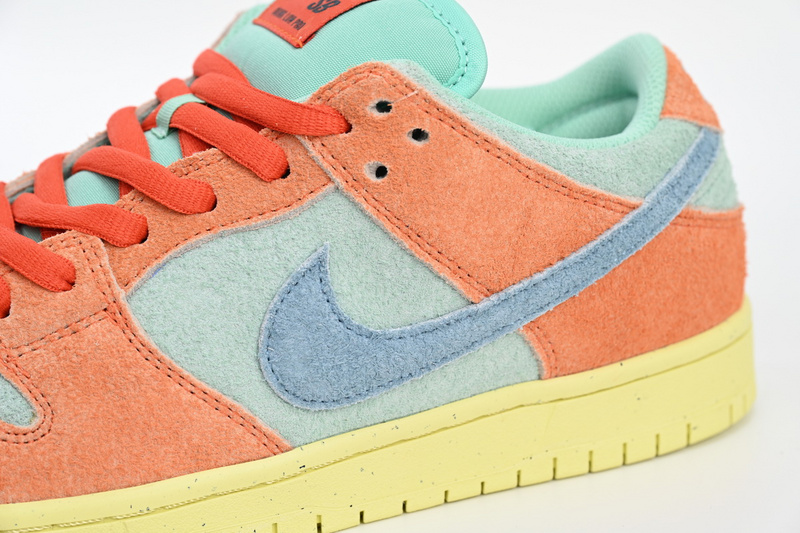 GB Nike SB Dunk Low “Noise Aqua”