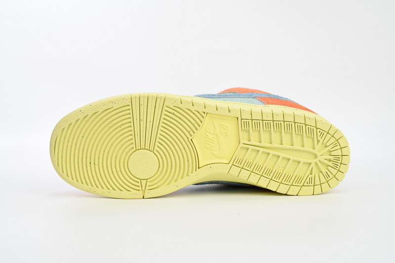 GB Nike SB Dunk Low “Noise Aqua”