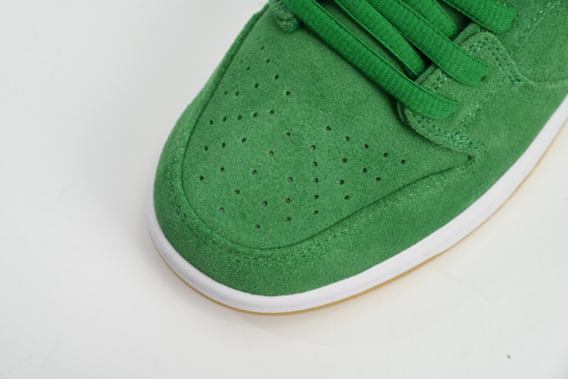 GB Nike SB Dunk Low “St. Patrick’s Day”