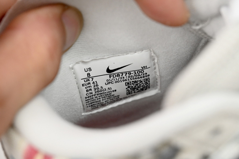 GB Supreme x Nike SB Dunk Low Flowers And Plants