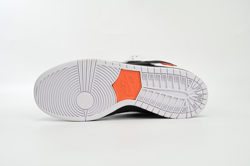 GB TIGHTBOOTH x Nike SB Dunk Low Panda Co Branding