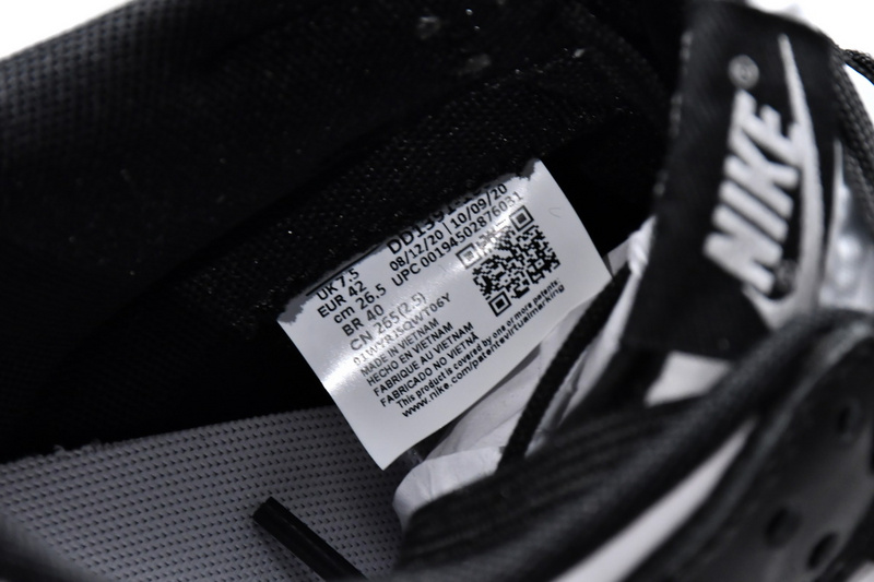 LF  Nike Dunk Low Retro “Black”