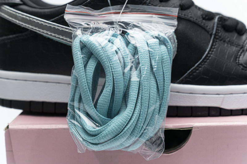 LF  Nike SB Dunk Low Pro OG QS “Black Diamond”