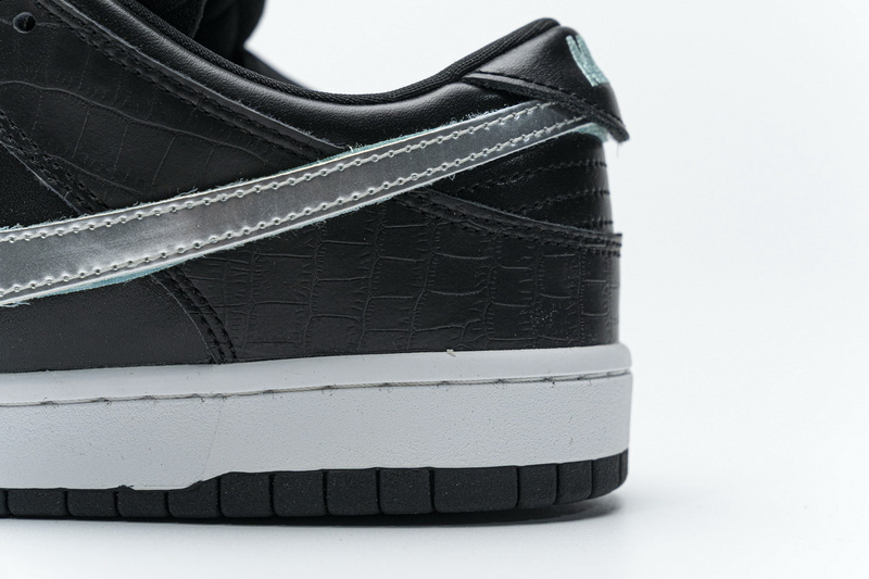 LF  Nike SB Dunk Low Pro OG QS “Black Diamond”