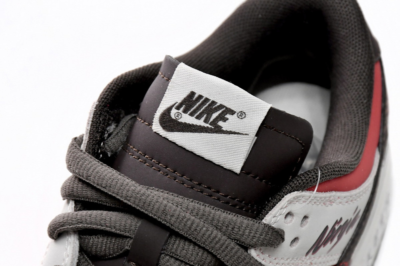 LF  Nike SB Dunk Low Suziki