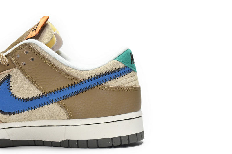 LF  Size x Nike Dunk Low Brown