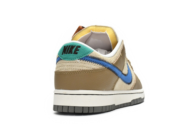 LF  Size x Nike Dunk Low Brown