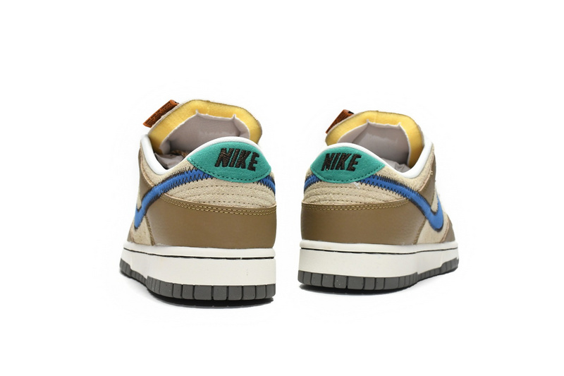 LF  Size x Nike Dunk Low Brown