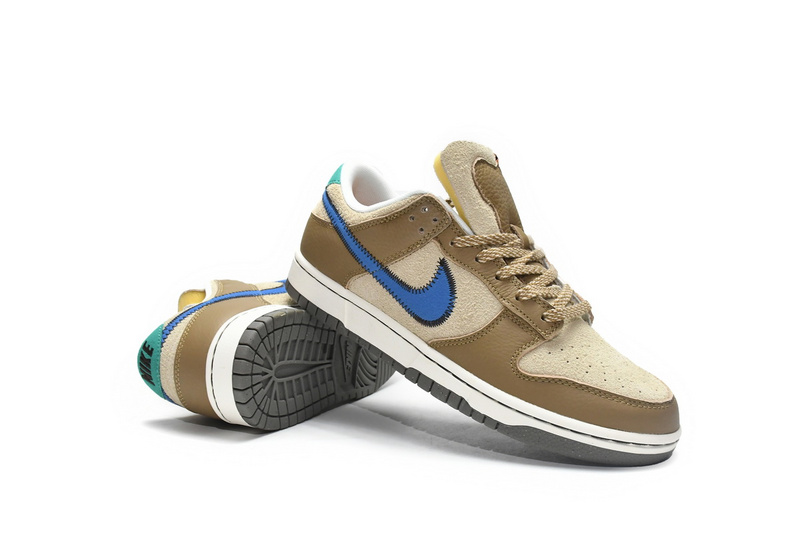 LF  Size x Nike Dunk Low Brown