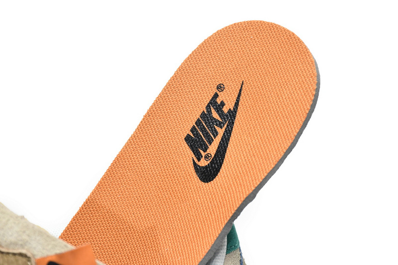 LF  Size x Nike Dunk Low Brown