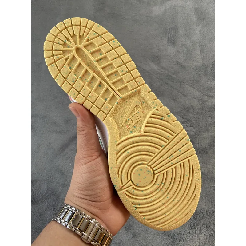 LF Nike Dunk Low Light Soft Pink