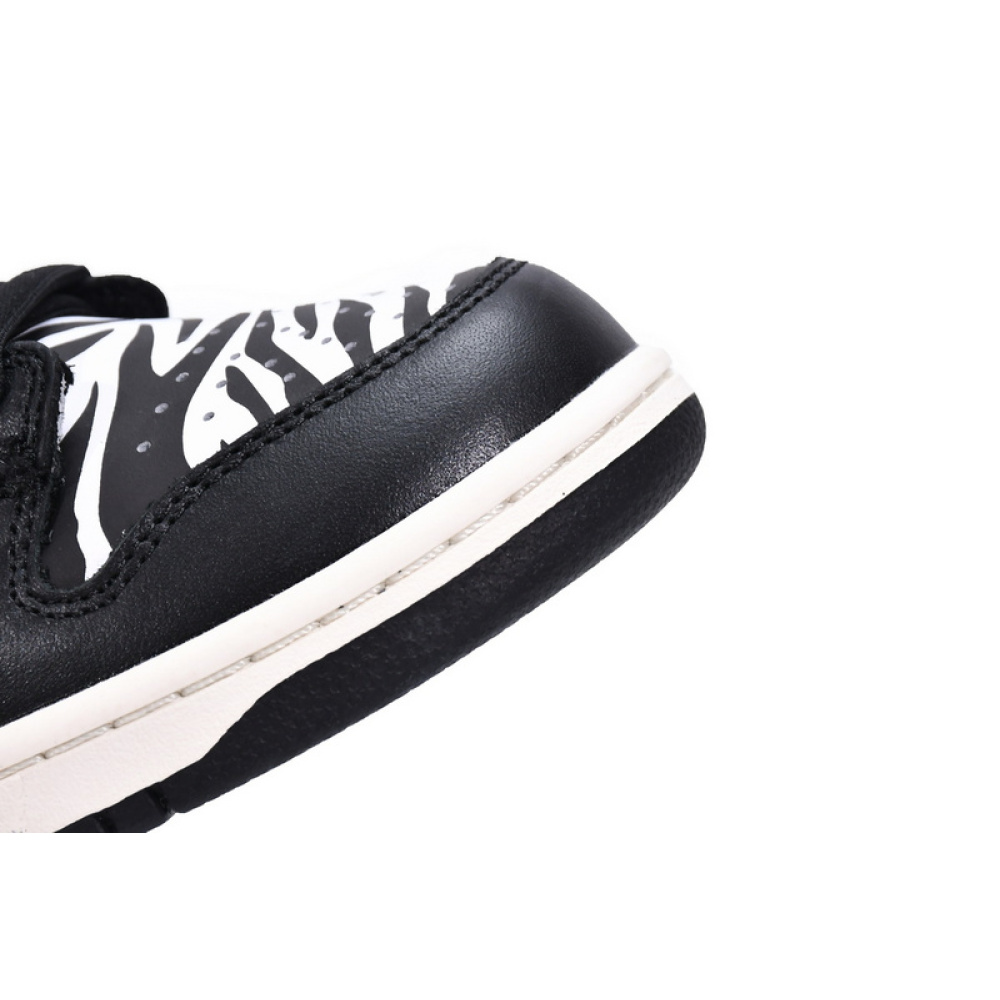 LF Quartersnacks x Nike SB Dunk Low Zebra
