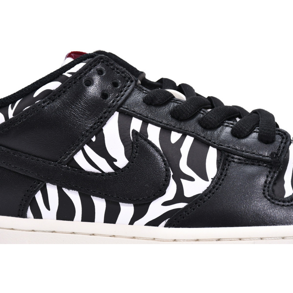 LF Quartersnacks x Nike SB Dunk Low Zebra