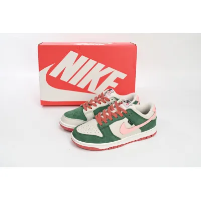 SX Nike Dunk Low “All Petals United” 02