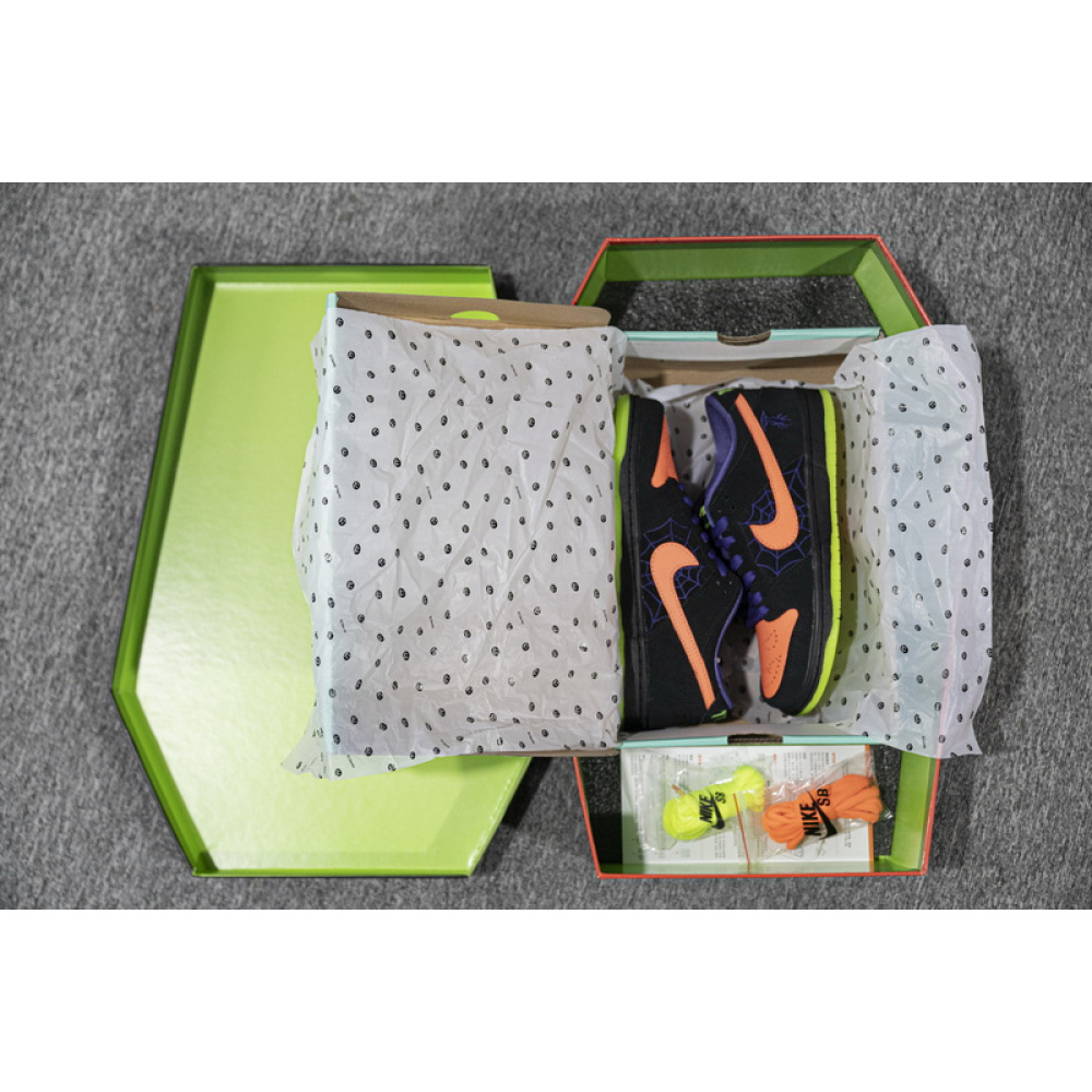 SX Nike SB Dunk Low “Night Of Mischief”