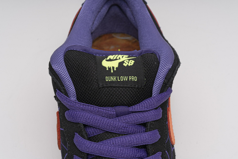 SX Nike SB Dunk Low “Night Of Mischief”