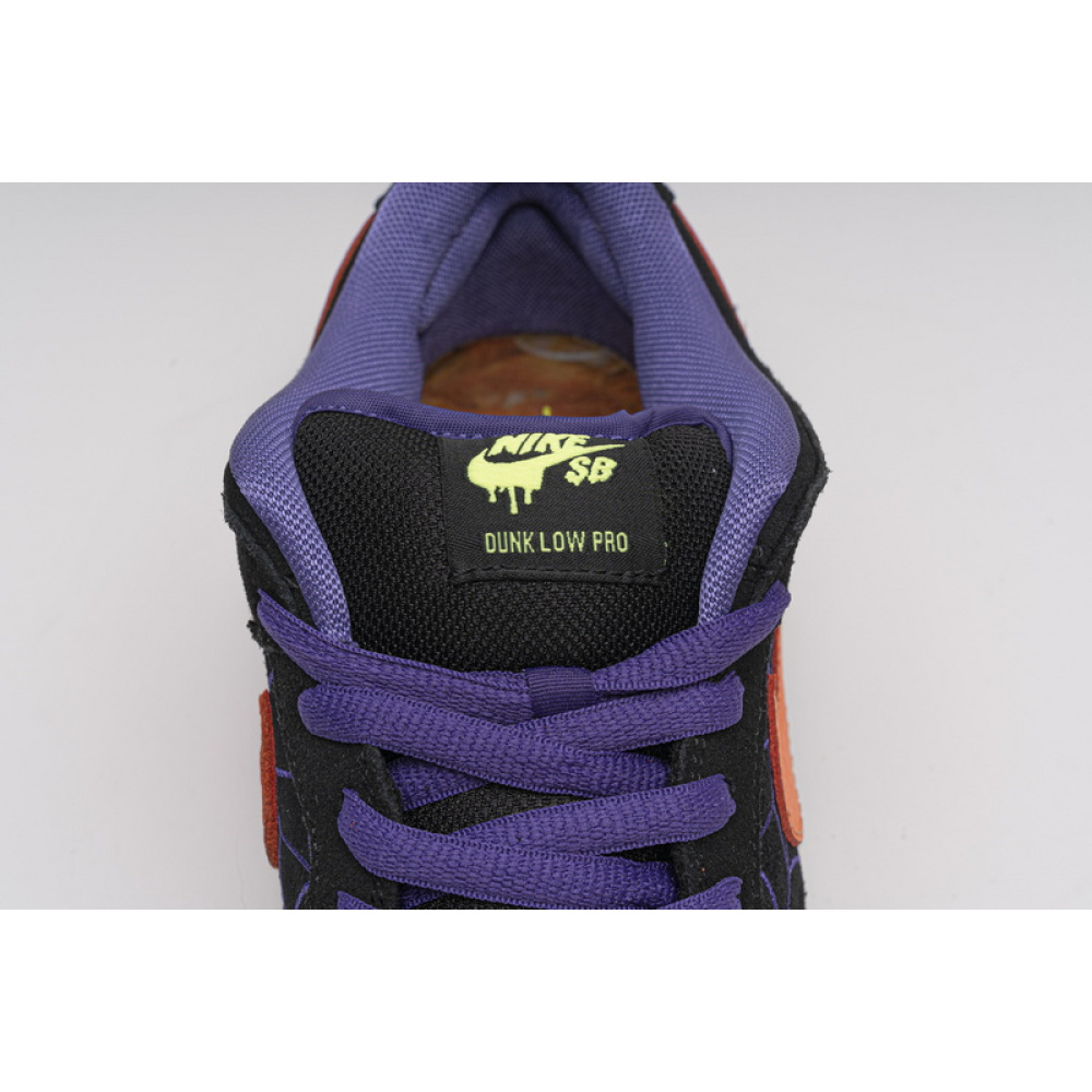 SX Nike SB Dunk Low “Night Of Mischief”
