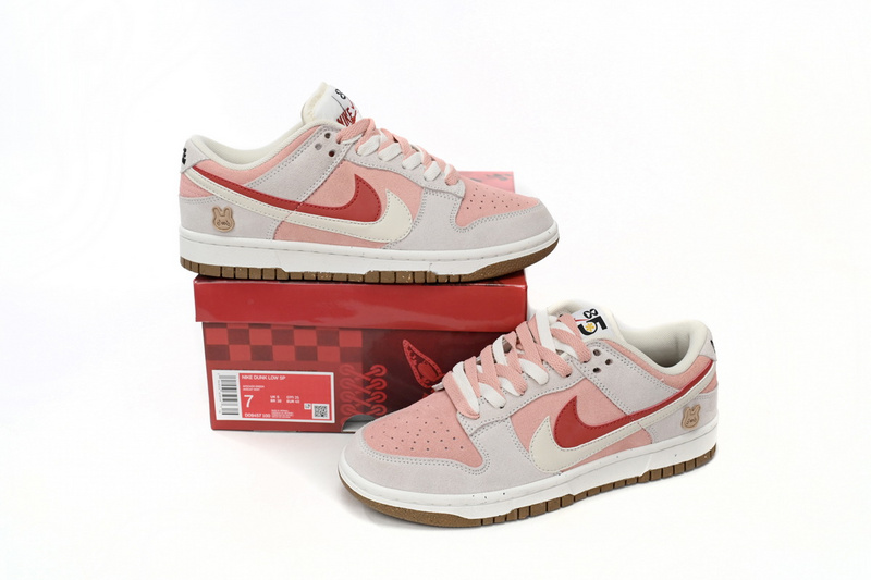 SX Nike SB Dunk Low “Year of the Rabbit”