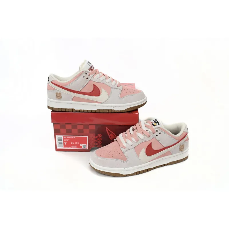 SX Nike SB Dunk Low “Year of the Rabbit”