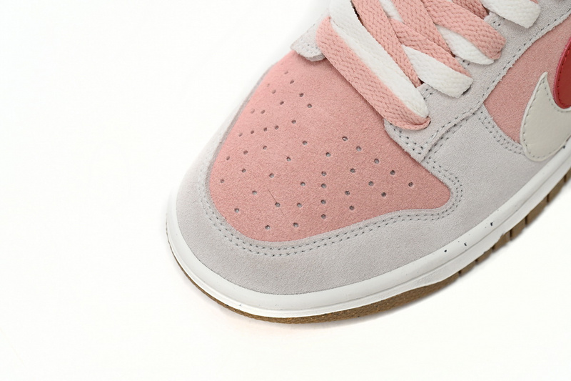 SX Nike SB Dunk Low “Year of the Rabbit”