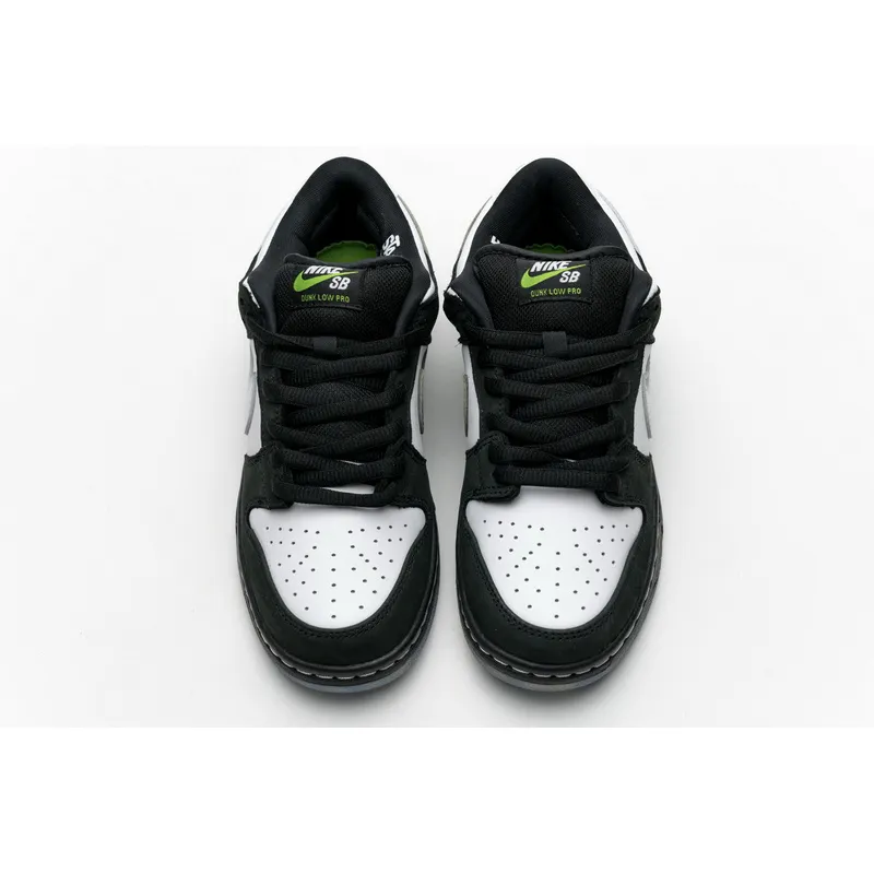 SX Staple x Nike SB Dunk Low “Panda Pigeon”