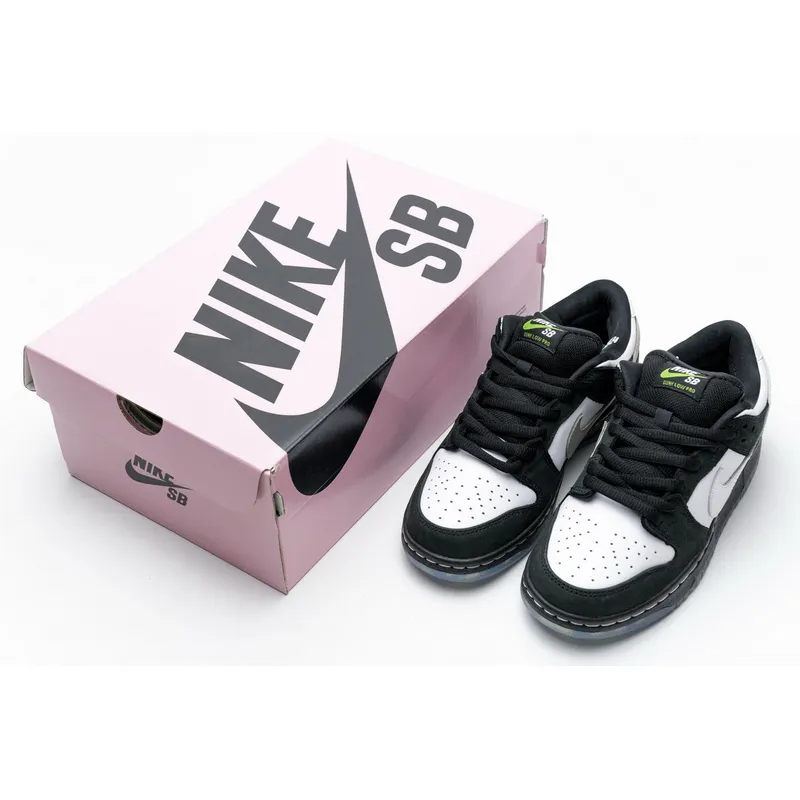 SX Staple x Nike SB Dunk Low “Panda Pigeon”