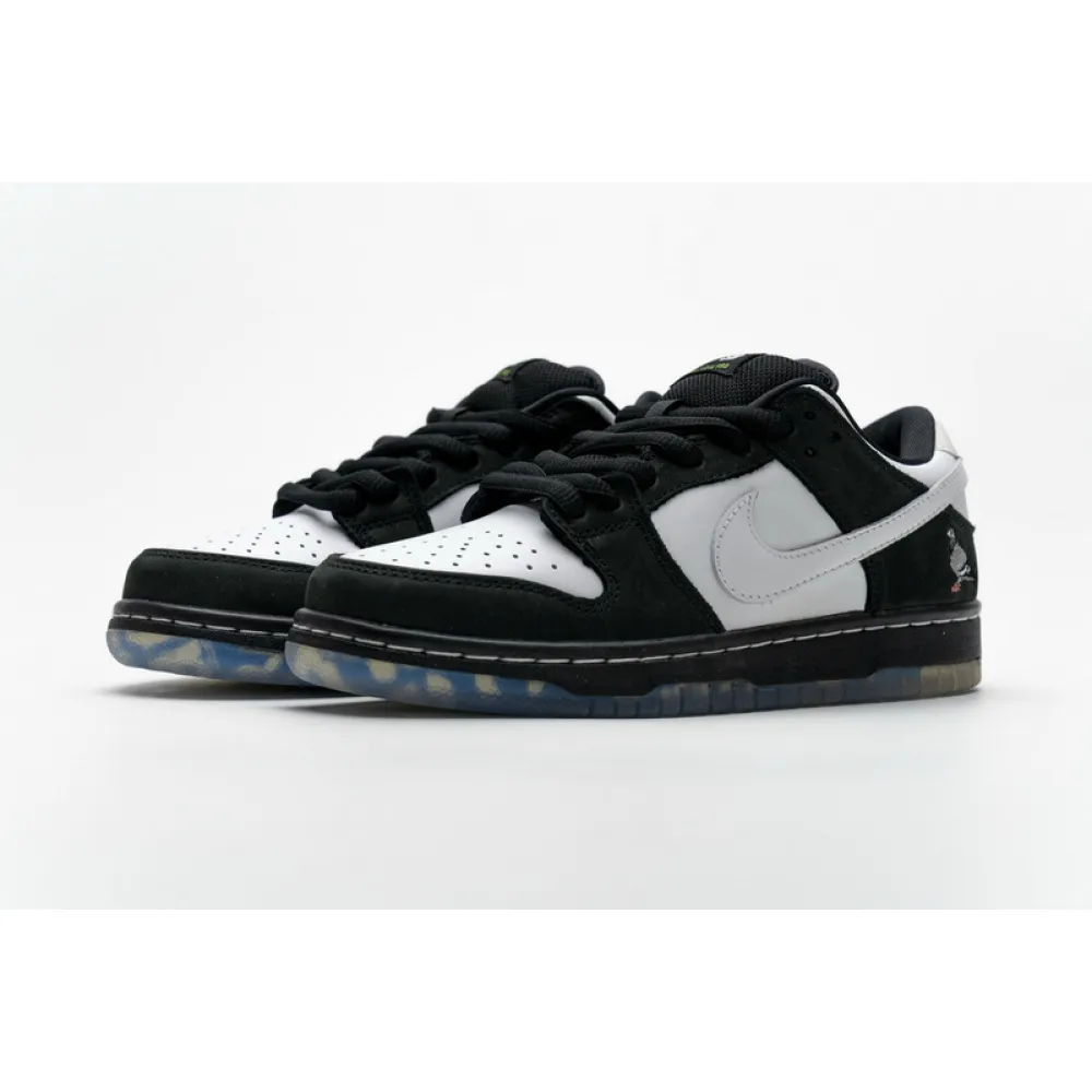 SX Staple x Nike SB Dunk Low “Panda Pigeon”