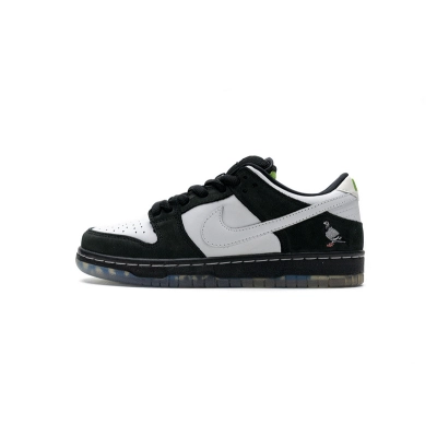 SX Staple x Nike SB Dunk Low “Panda Pigeon” 01