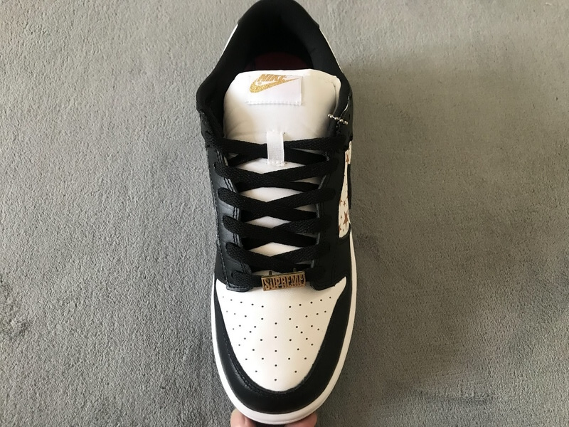 SX Supreme x Nike SB Dunk Low Black Stars