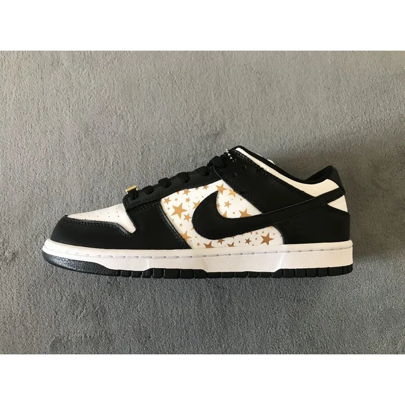 SX Supreme x Nike SB Dunk Low Black Stars