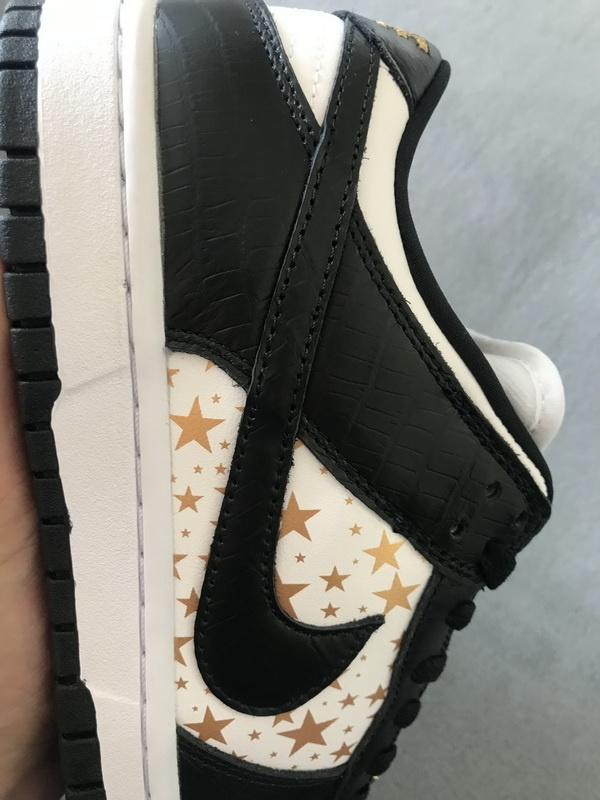 SX Supreme x Nike SB Dunk Low Black Stars