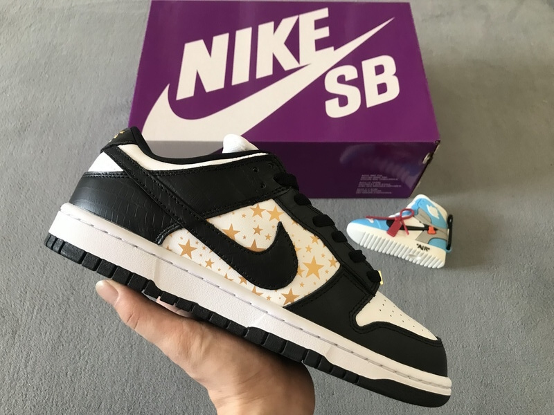 SX Supreme x Nike SB Dunk Low Black Stars