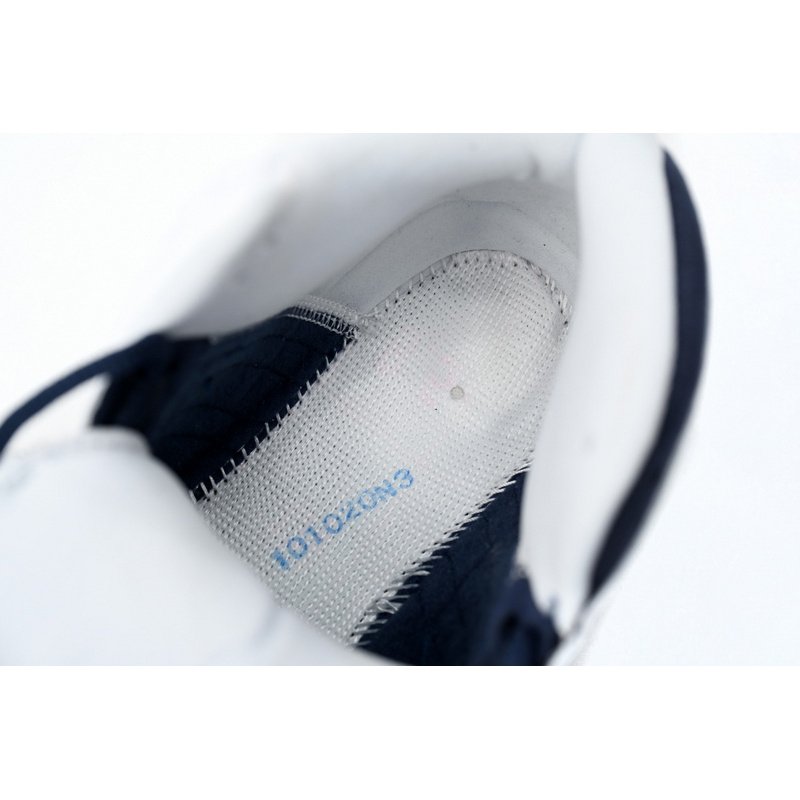 XP  Air Jordan 13 Obsidian