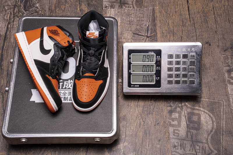 XP Air Jordan 1 Retro High OG “Shattered Backboard” 