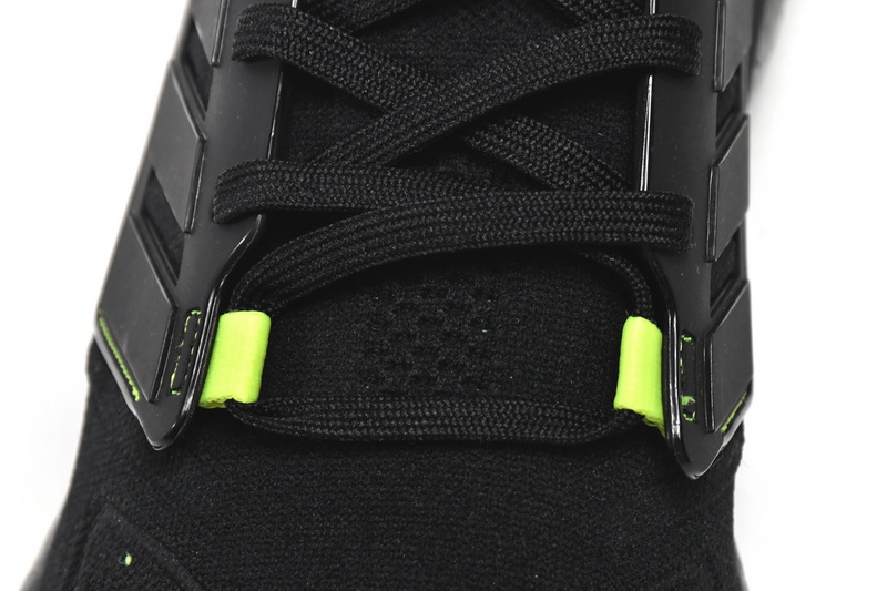 Adidas Ultra Boost 2022 Black Solar Yellow