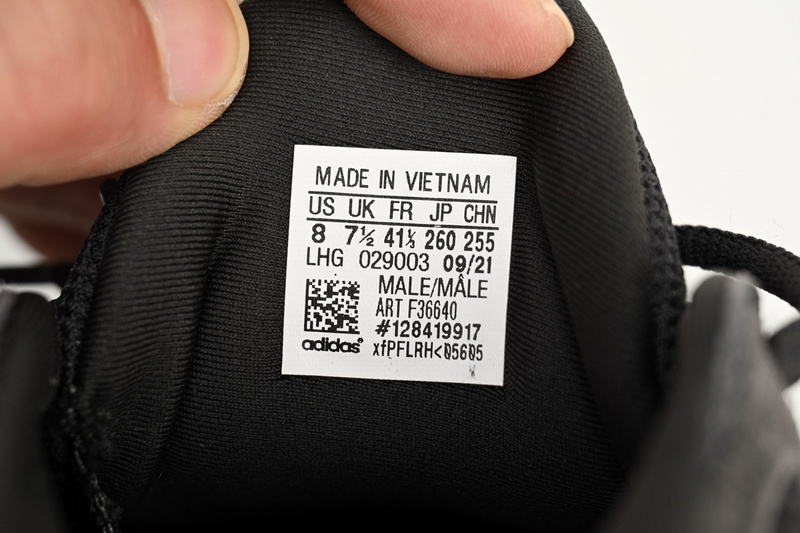 S2 Adidas Yeezy 500 Utility Black”