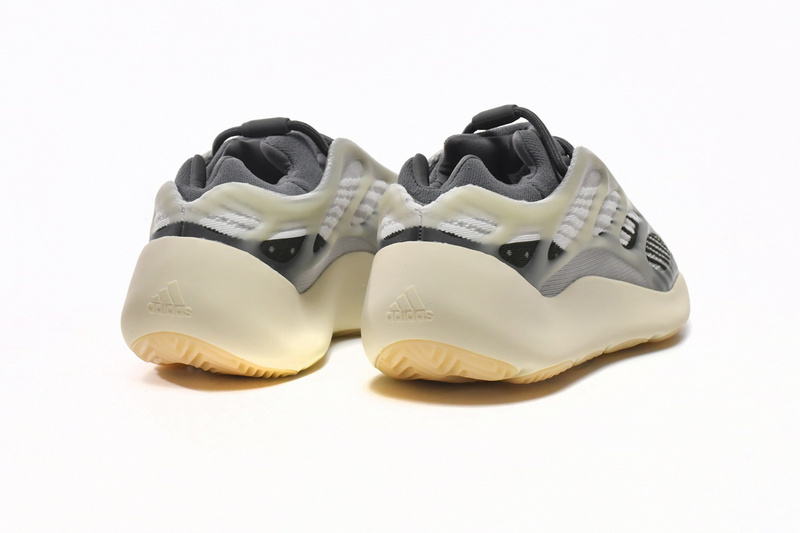 AH Adidas Yeezy 700 V3 Fade Salt