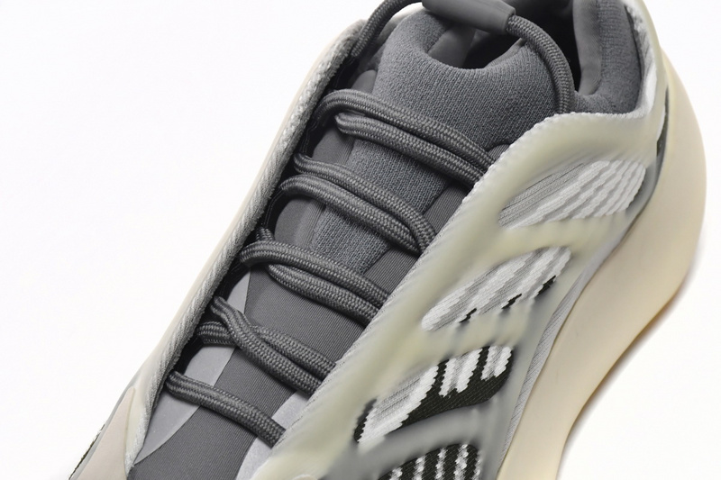 AH Adidas Yeezy 700 V3 Fade Salt