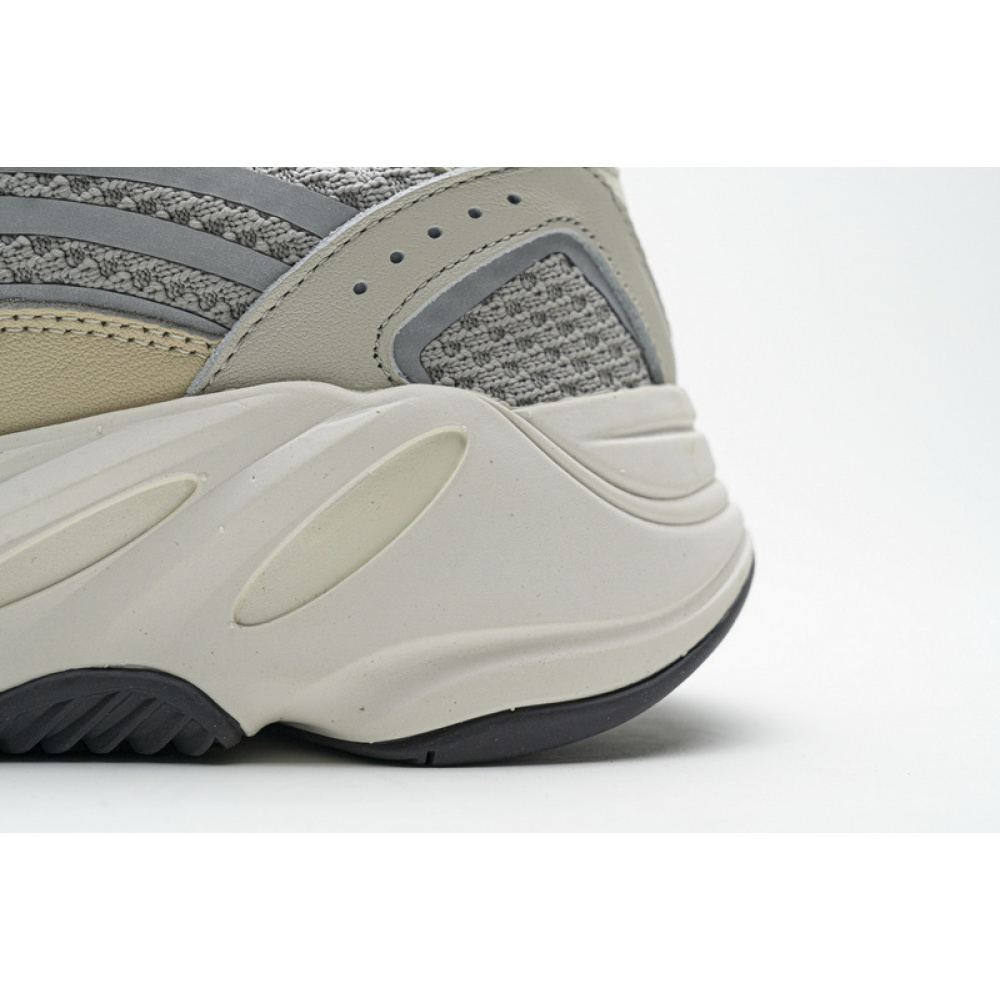 AH Adidas Yeezy Boost 700 V2 “Cream”