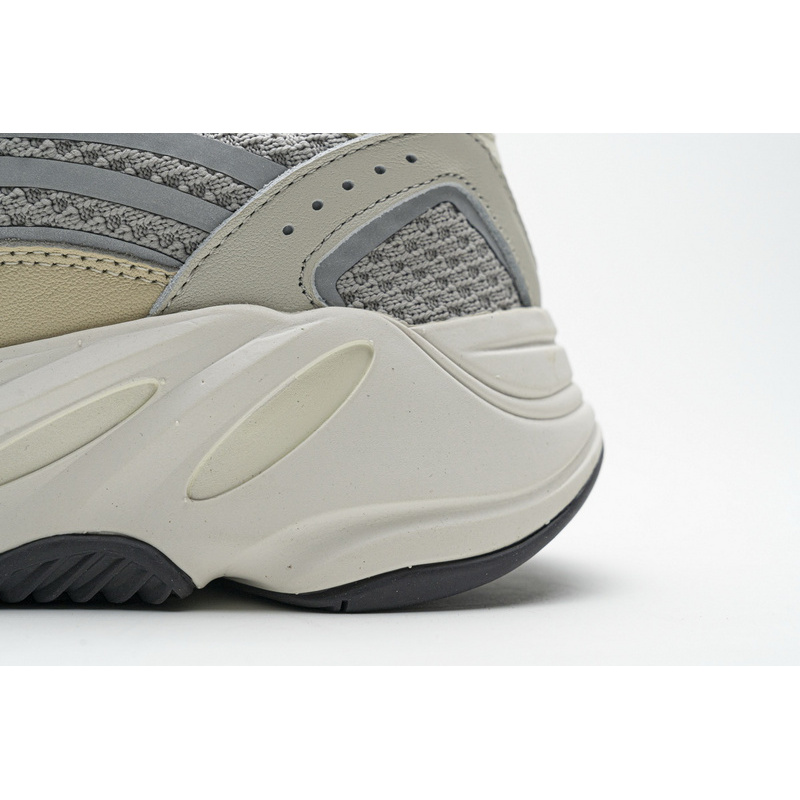 AH Adidas Yeezy Boost 700 V2 “Cream”