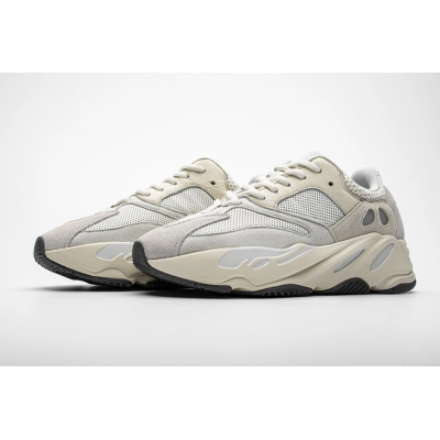 AH Yeezy Boost 700“Analog” 02
