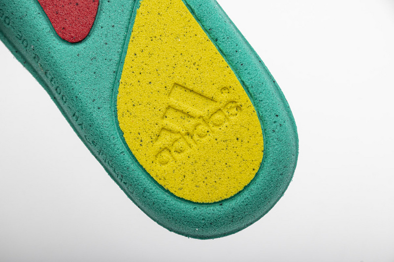 AH Yeezy Boost 700“Analog”