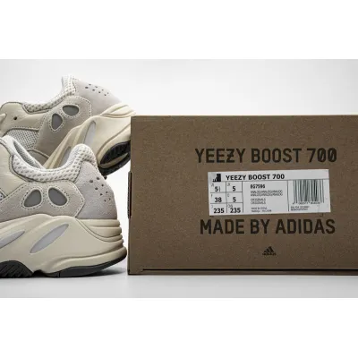AH Yeezy Boost 700“Analog”