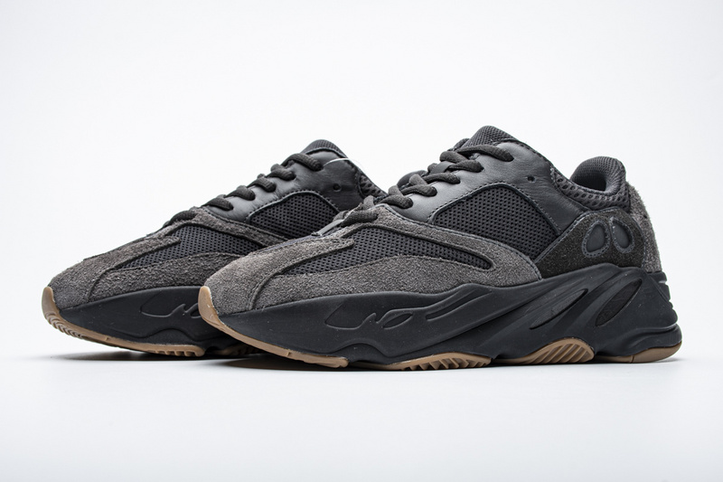 AH Yeezy Boost 700“Utility Black”