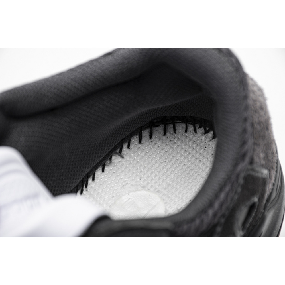 AH Yeezy Boost 700“Utility Black”